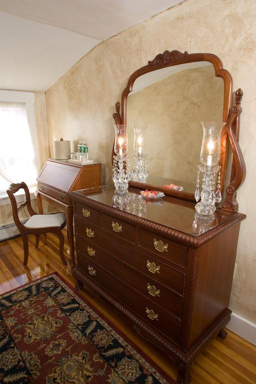 Historic Jacob Hill Inn Сийконк Екстериор снимка