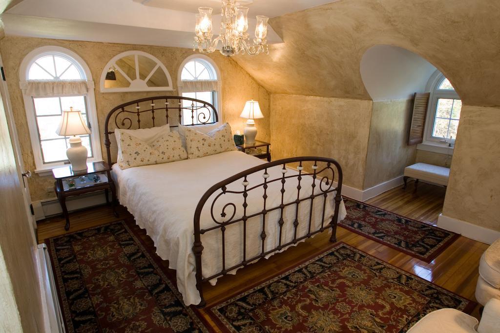 Historic Jacob Hill Inn Сийконк Екстериор снимка