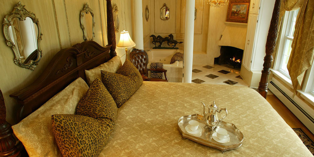 Historic Jacob Hill Inn Сийконк Стая снимка