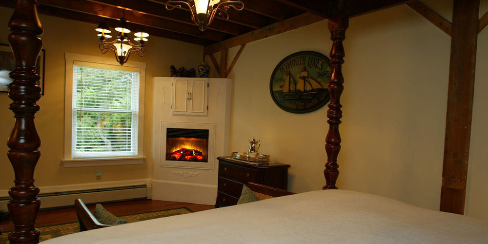 Historic Jacob Hill Inn Сийконк Екстериор снимка