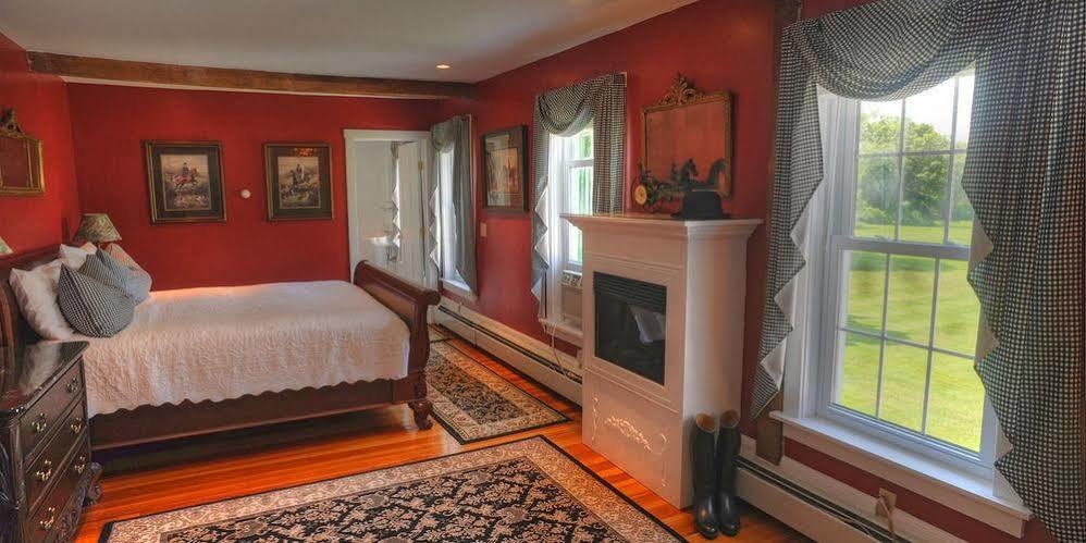 Historic Jacob Hill Inn Сийконк Екстериор снимка