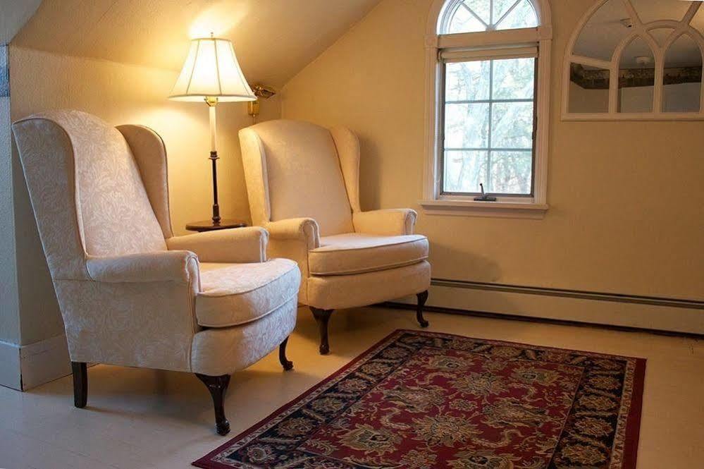 Historic Jacob Hill Inn Сийконк Екстериор снимка
