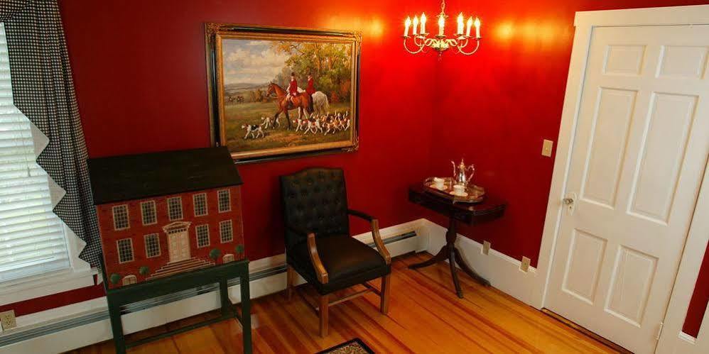Historic Jacob Hill Inn Сийконк Екстериор снимка